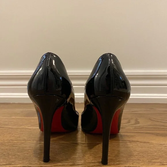 Christian Louboutin Pigalle 100 Black Patent Leather in size 37. - Picture 4 of 7